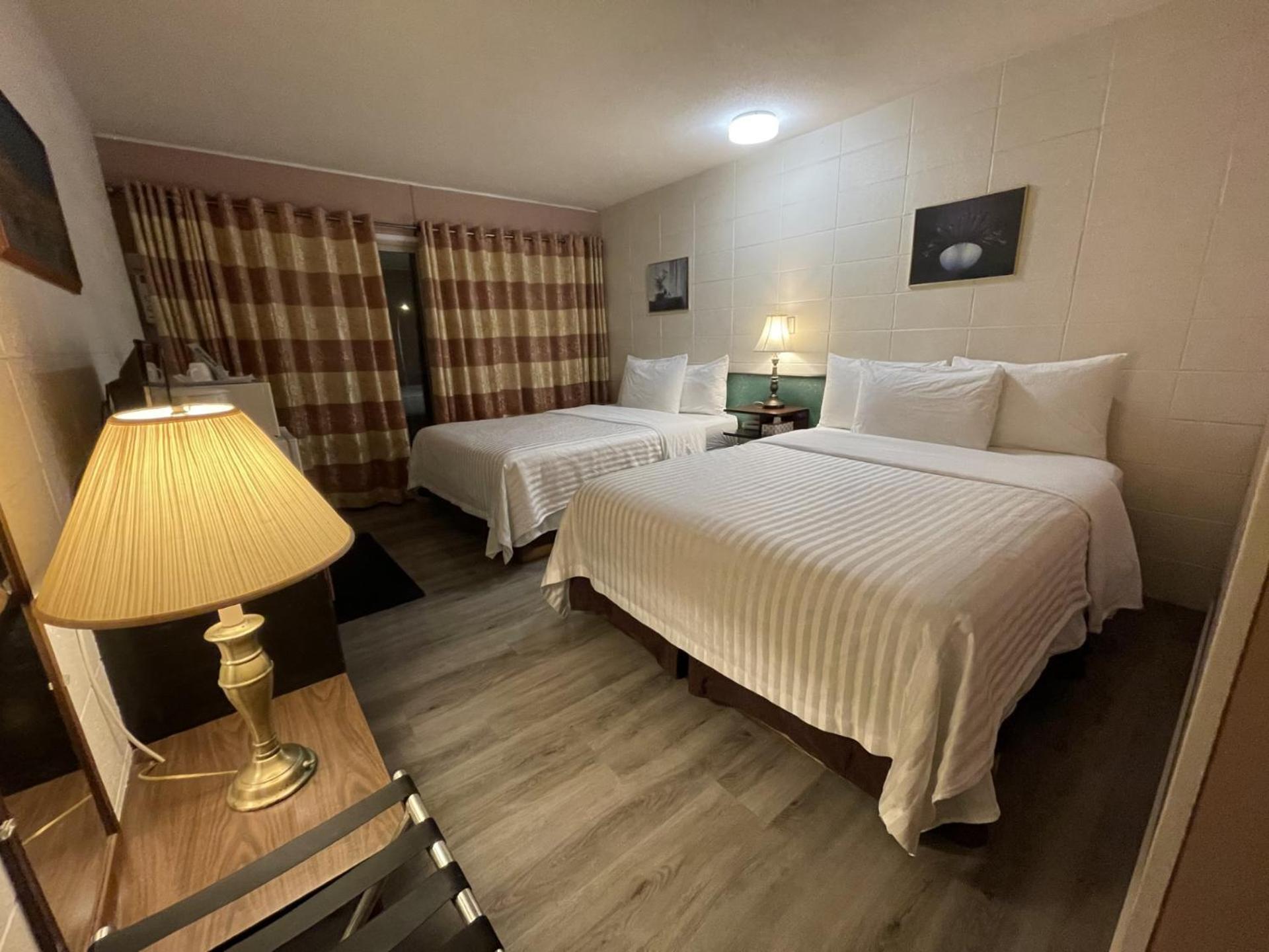 Holiday House Motel Ladysmith Buitenkant foto