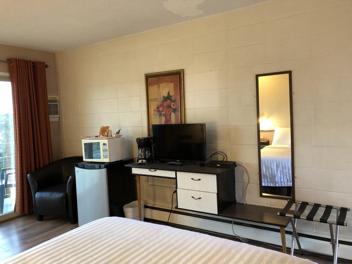 Holiday House Motel Ladysmith Buitenkant foto